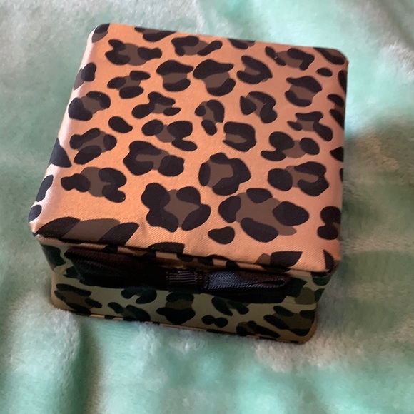 NIB Dog necklace Betsy Johnson - Picture 3 of 3